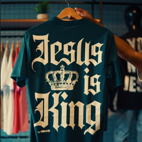 T-Shirt Jesus is King (green)