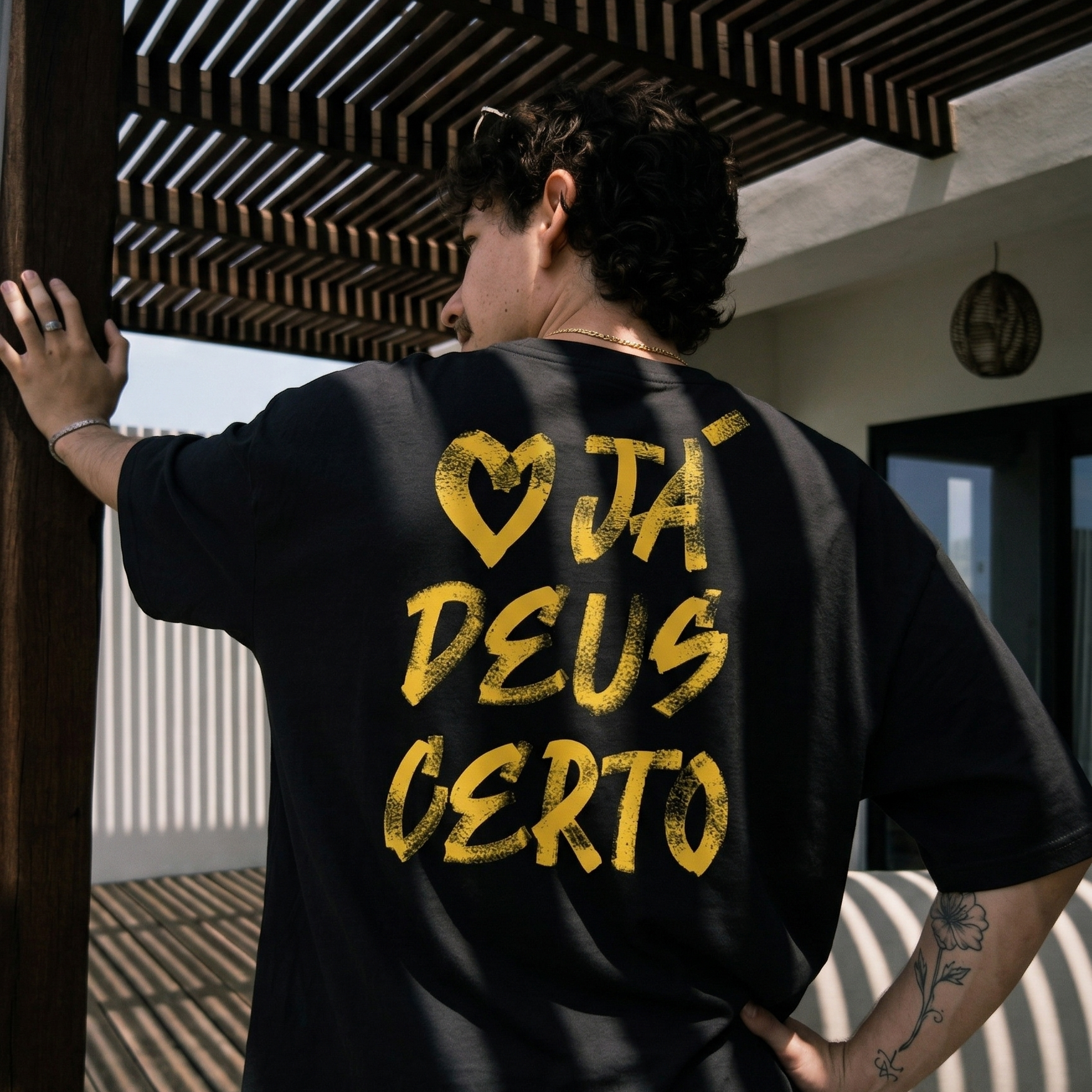 Já Deus Certo (camiseta preta)
