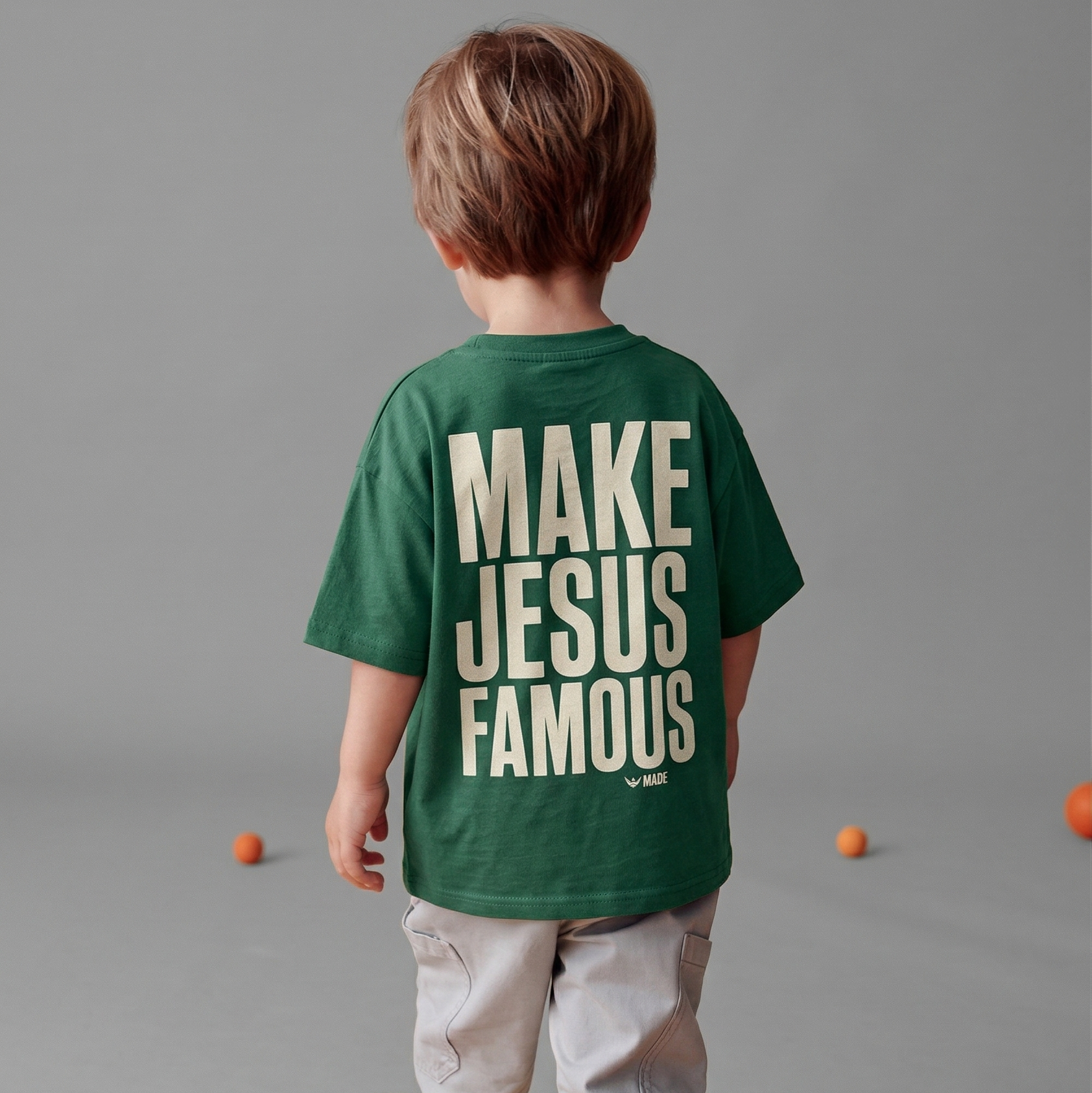 Kids T-shirt Make Jesus Famous (green)
