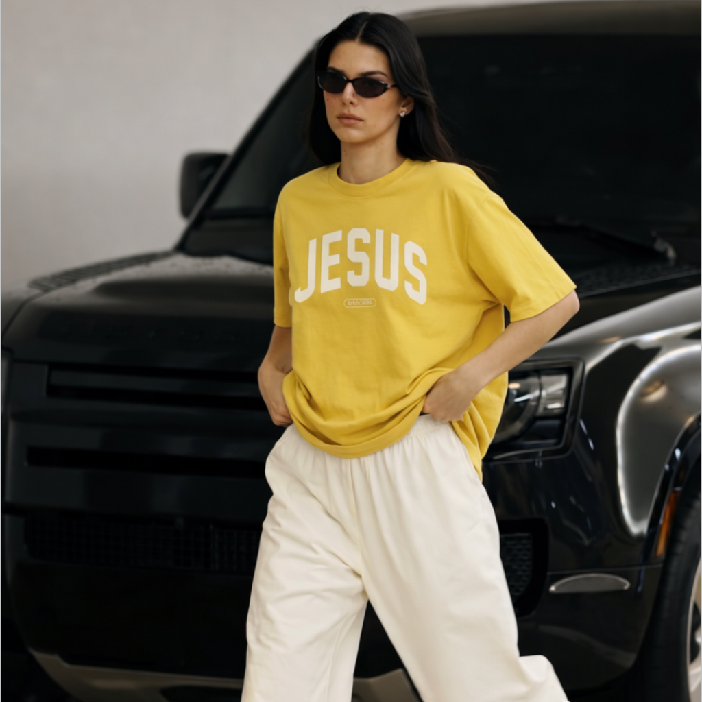 T-shirt Following Jesus