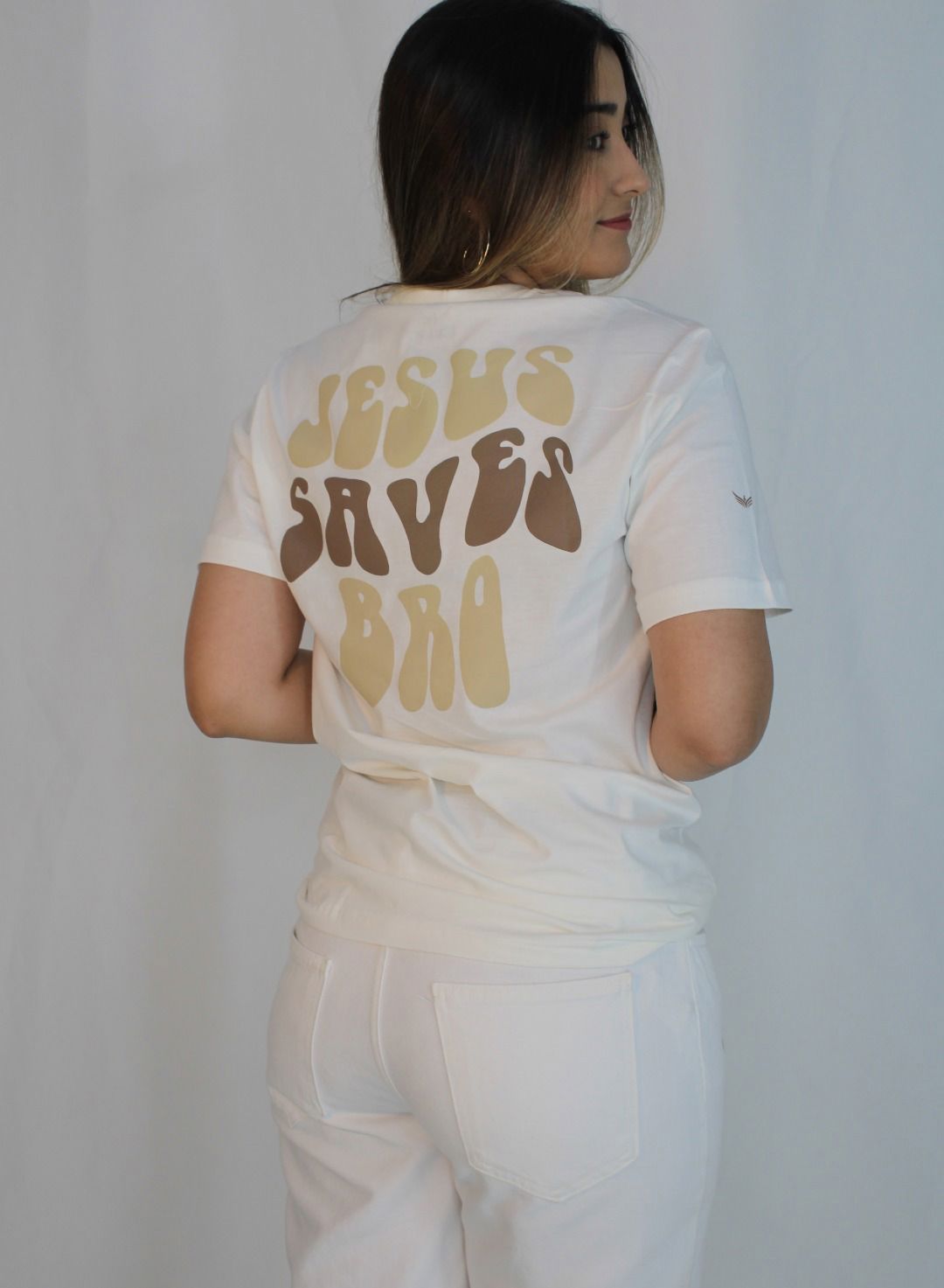Jesus Salva, Irmão (camiseta bege)