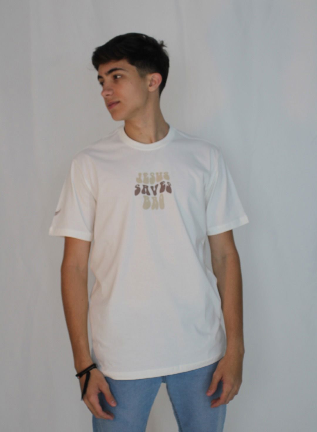 Jesus Salva, Irmão (camiseta bege)