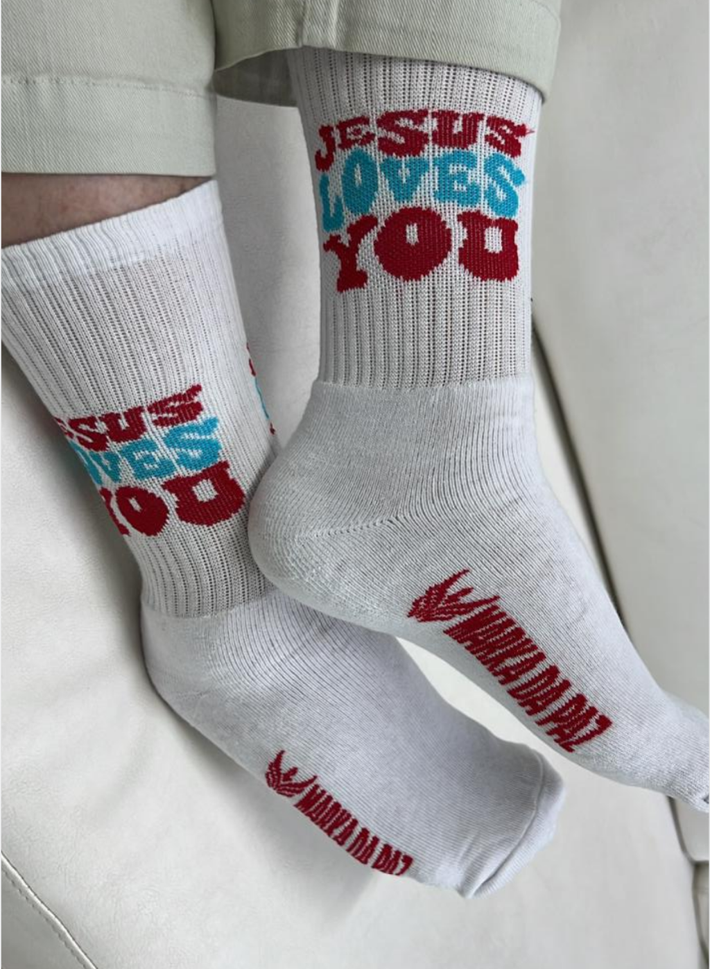 Socks Jesus Loves You (white)